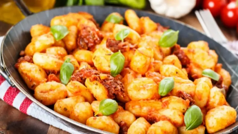 Gnocchi v rajčatové omáčce s bazalkou